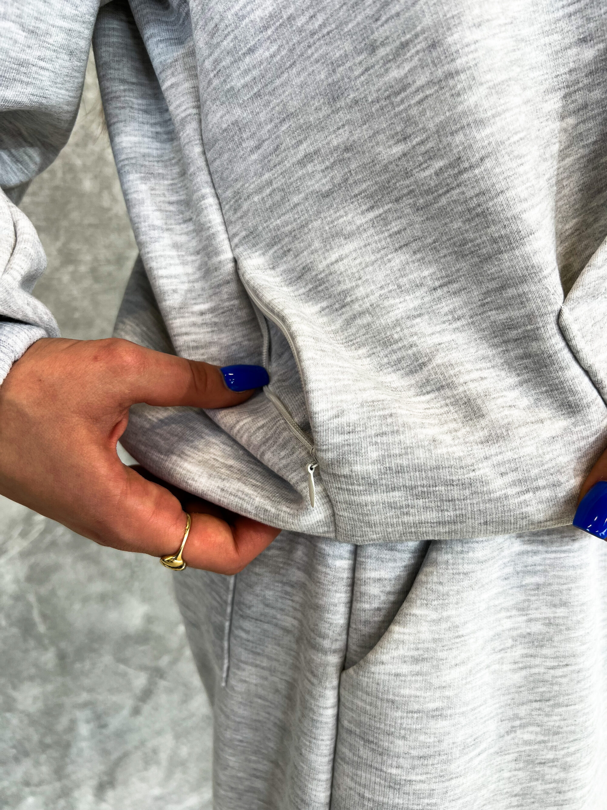 IMG_0723 BOXY CLEAN LIGHT GRAY HOODIE